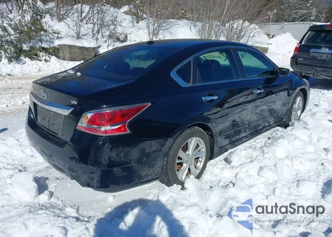 2015 Nissan Altima 2.5/2.5 S/2.5 Sl/2.5 Sv z USA, uszkodzony, nr VIN 1N4AL3AP0FC118491